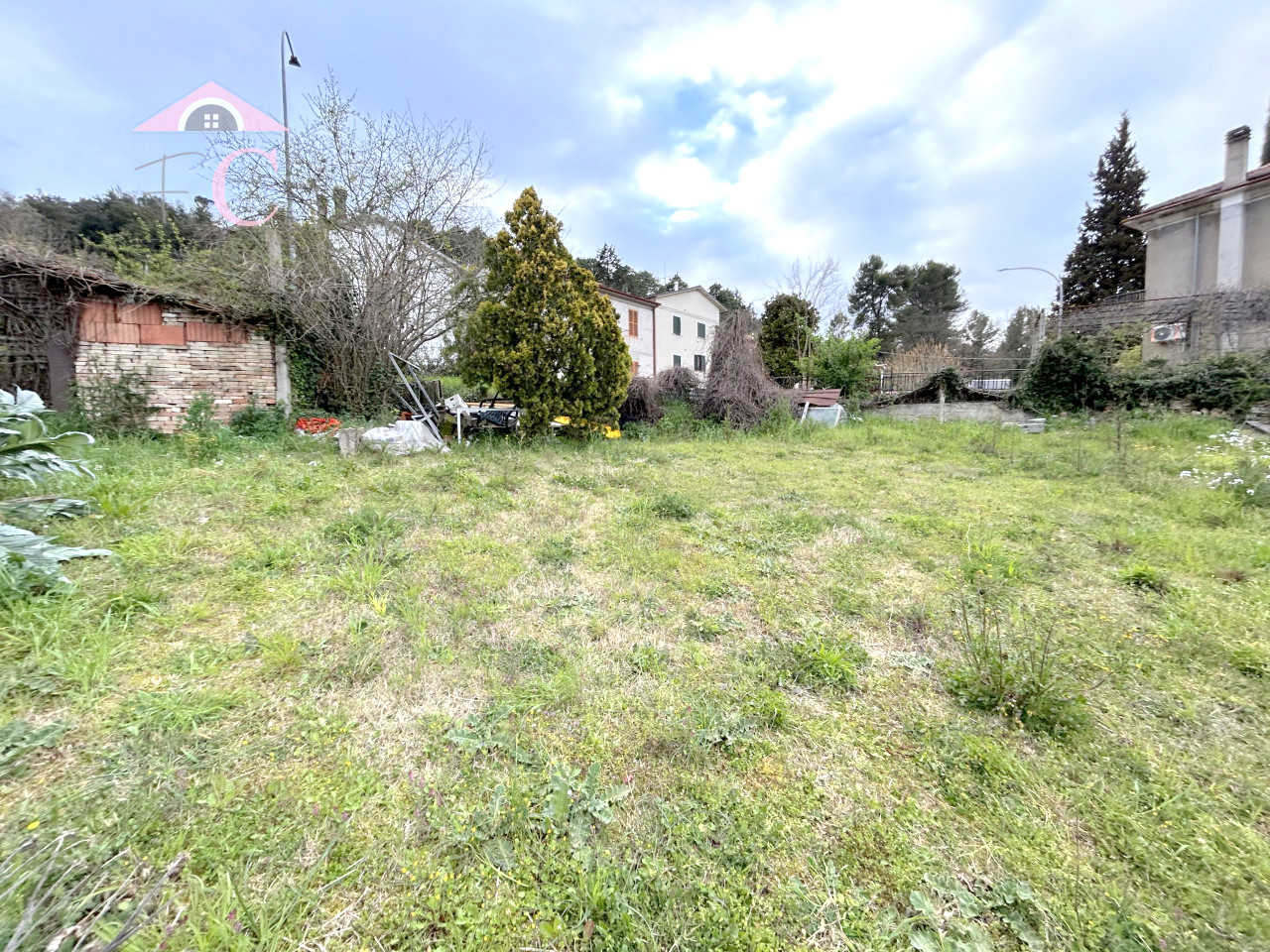 narni scalo magazzino con 300mq di giardino   8.jpg
